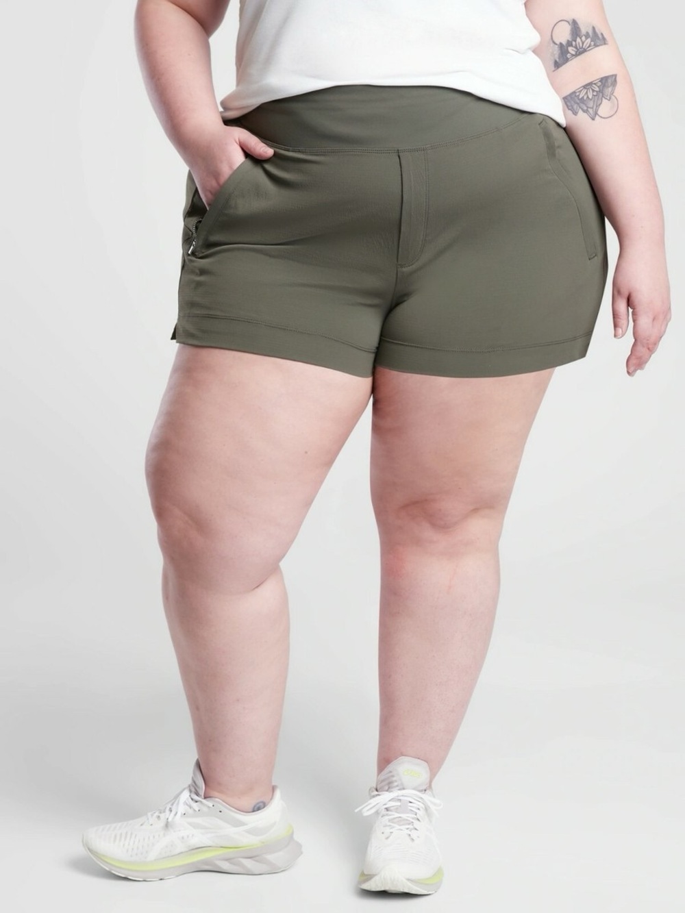 Athleta Trekkie North Shorts Olive Green Size 20